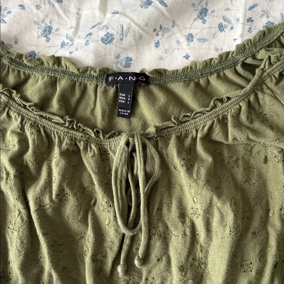 Fang Women’s Top - Picture 2 of 3